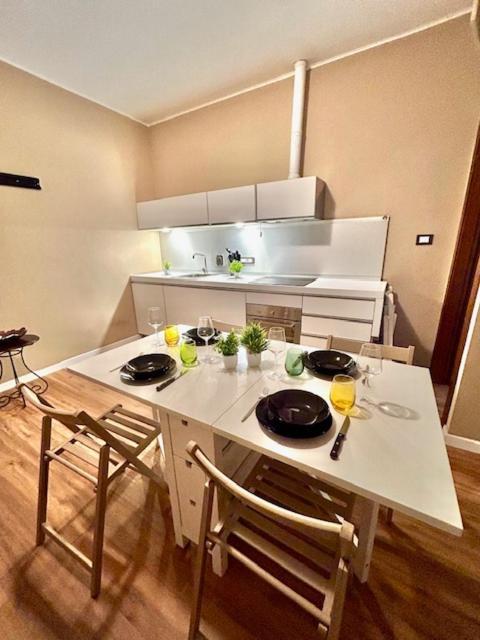 Residence Zar 8 Trieste Bagian luar foto