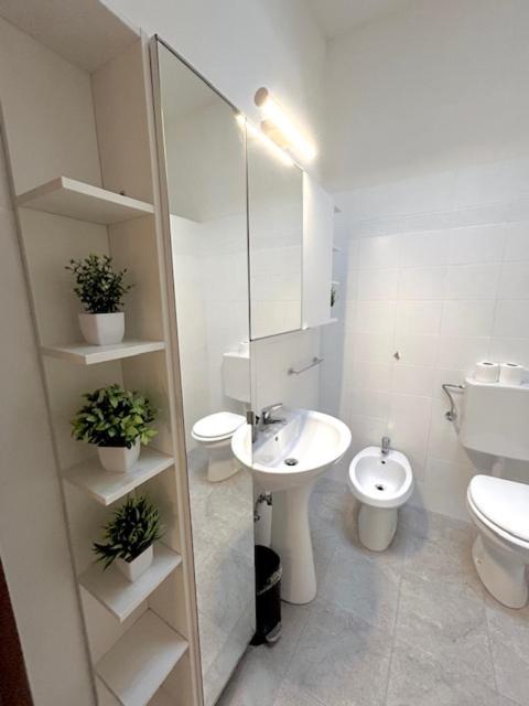 Residence Zar 8 Trieste Bagian luar foto